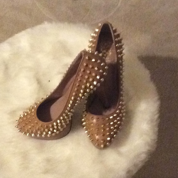 Spiked stiletto platform pump - Picture 6 of 8